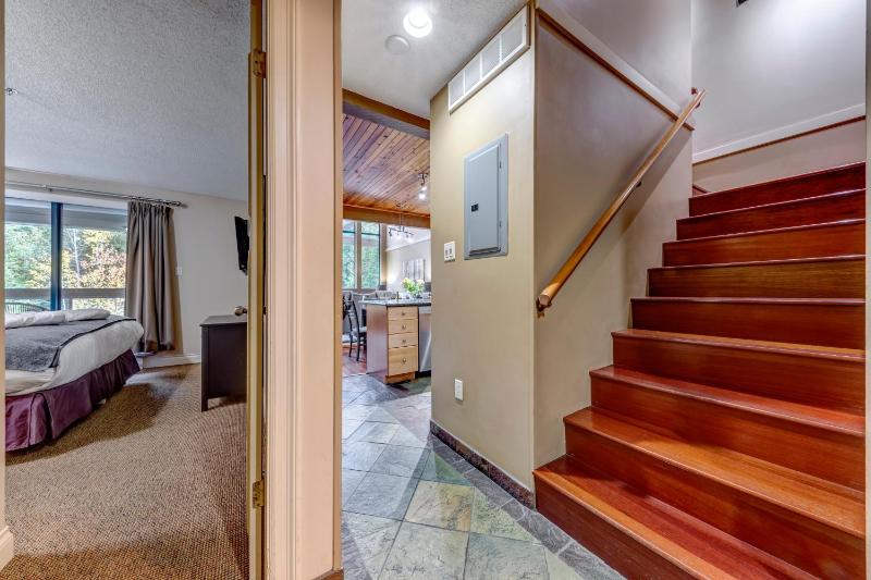 Greystone Lodge 408 Luxury - image 10