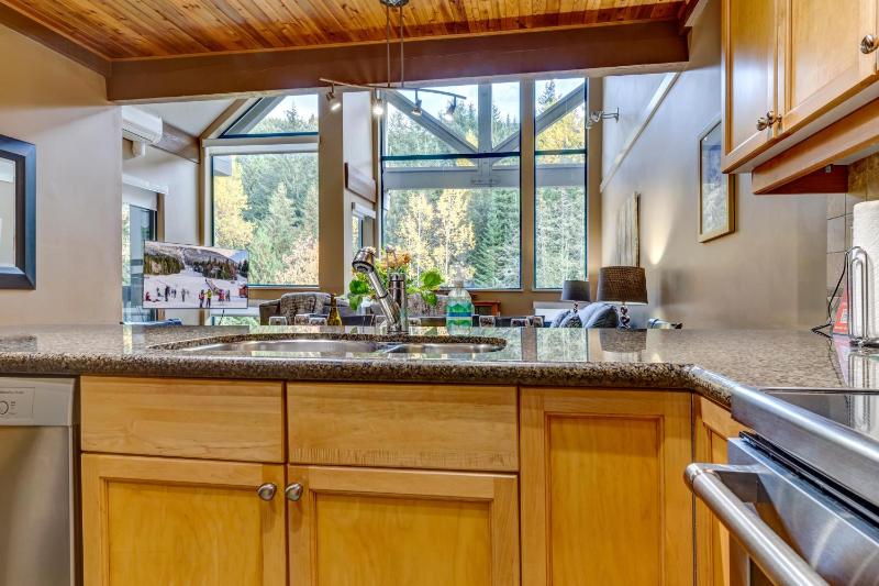 Greystone Lodge 408 Luxury - image 39