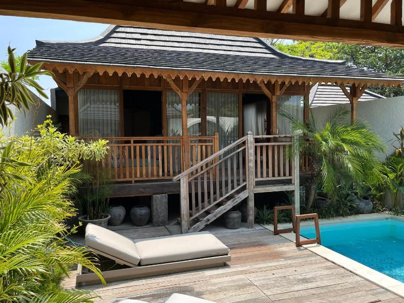 New villa Private Pool - minutes from airport - image 4