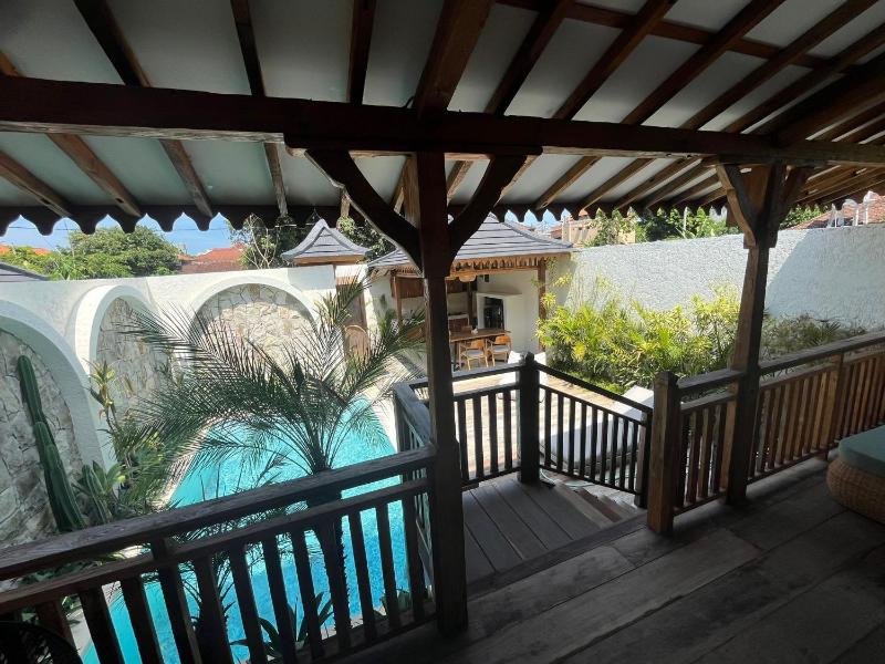 New villa Private Pool - minutes from airport - image 17
