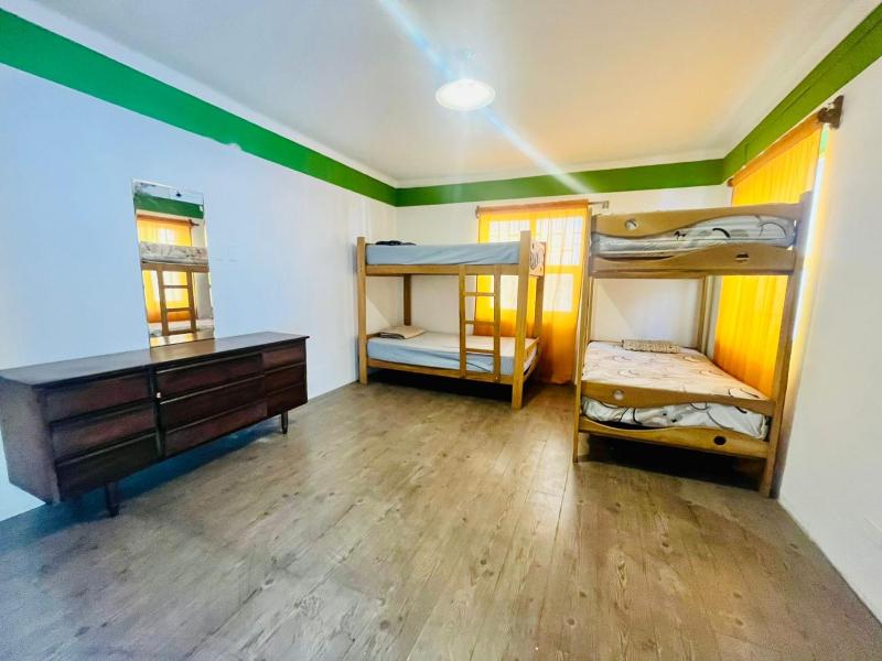 6-Bed Mixed Dormitory Room image 2