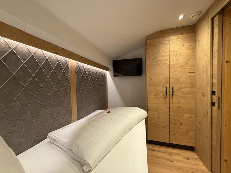 Suite with Mountain View image 2