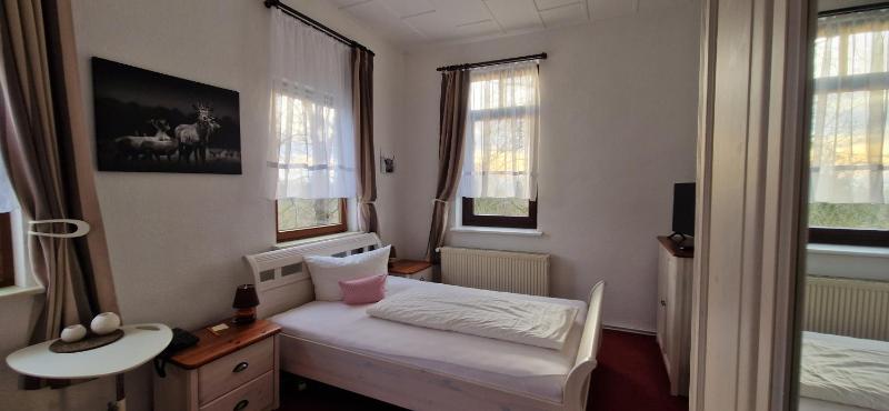 Single Room image 2