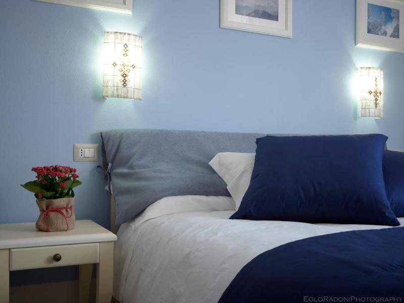 Double Room image 4