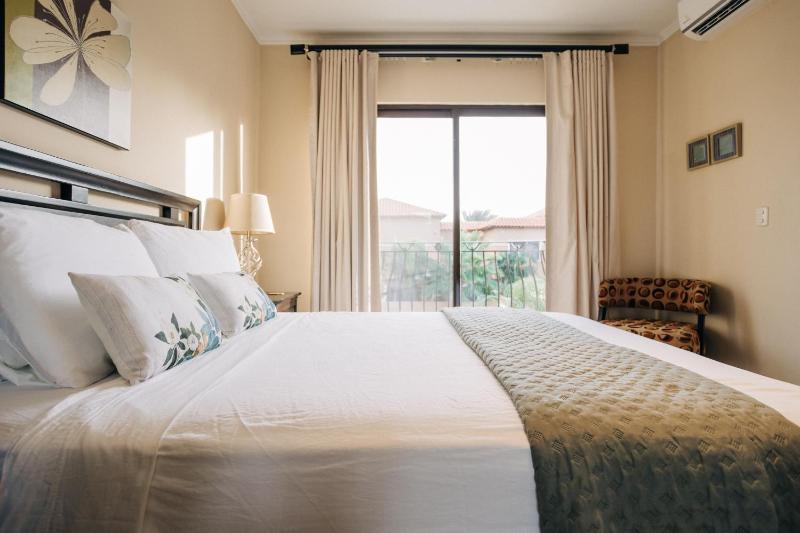 Cozy Townhome at Gold Coast - image 6