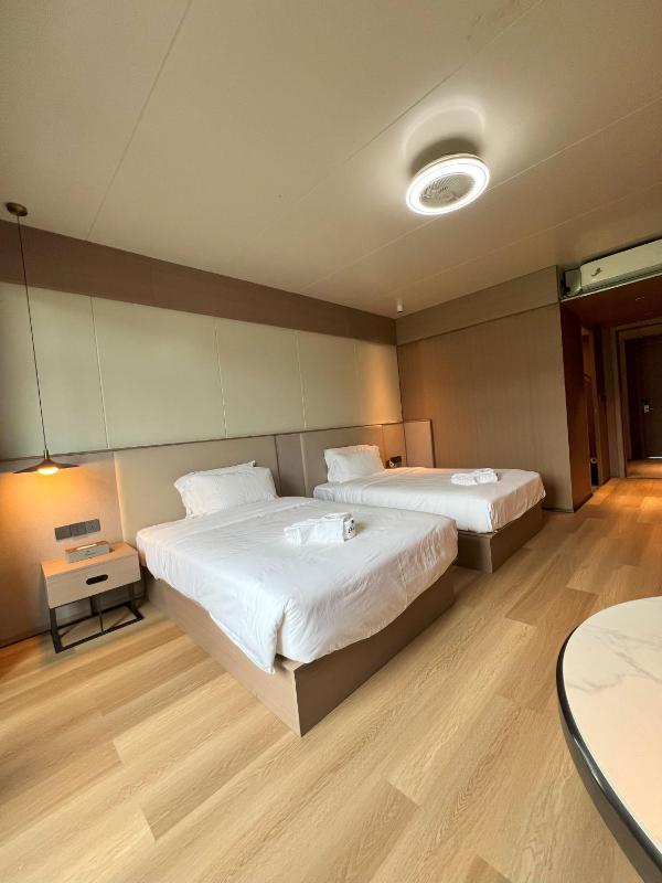 Grace Hotel - image 12