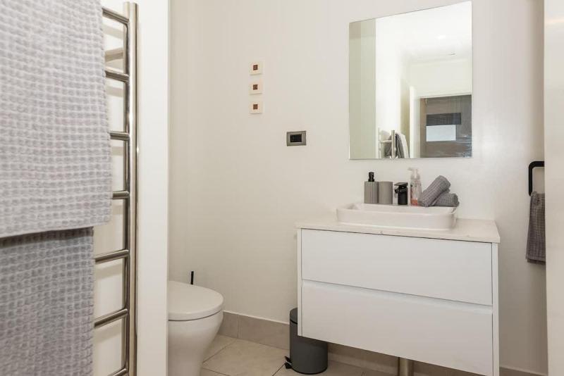 Tree Walk Townhouse - image 16