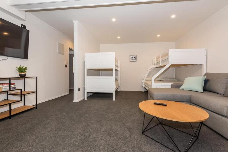 Tree Walk Townhouse - image 26