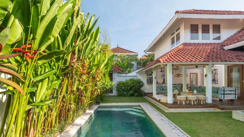 Villa Umara by Villa Finder - image 12