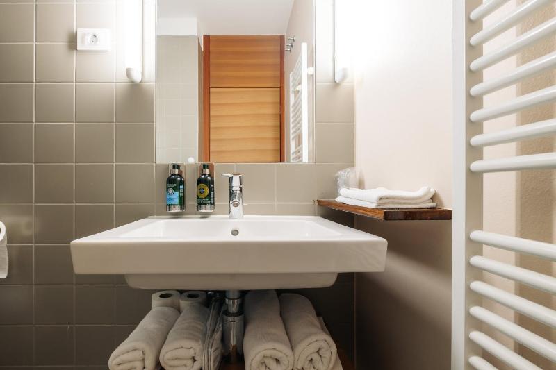 Double or Twin Room image 3