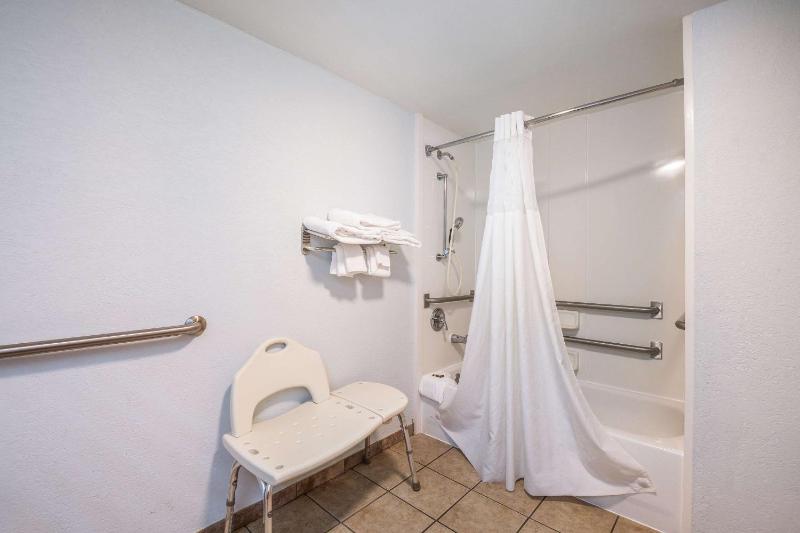 King Room - Disability Access/Non-Smoking image 2