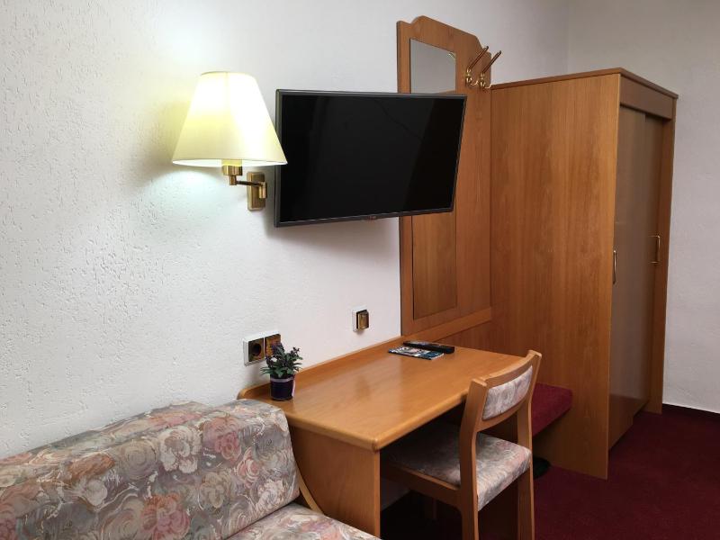 Quadruple Room image 2