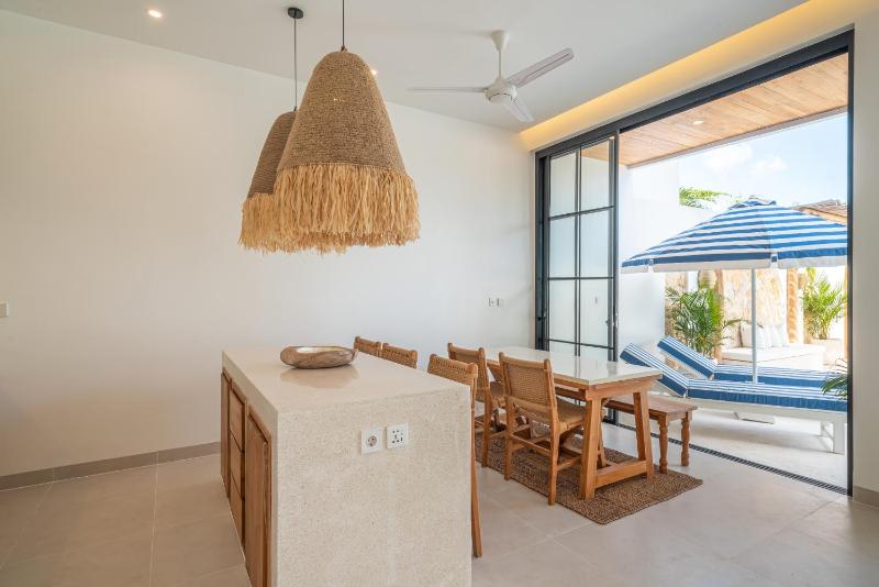 Villa Kokoan - 2BR Tropical Serenity Villa close to Echo Beach - image 17