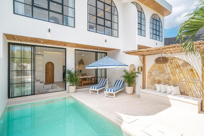 Villa Kokoan - 2BR Tropical Serenity Villa close to Echo Beach - image 18