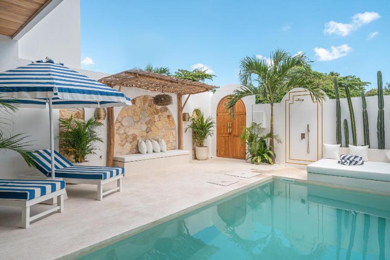 Villa Kokoan - 2BR Tropical Serenity Villa close to Echo Beach - image 16