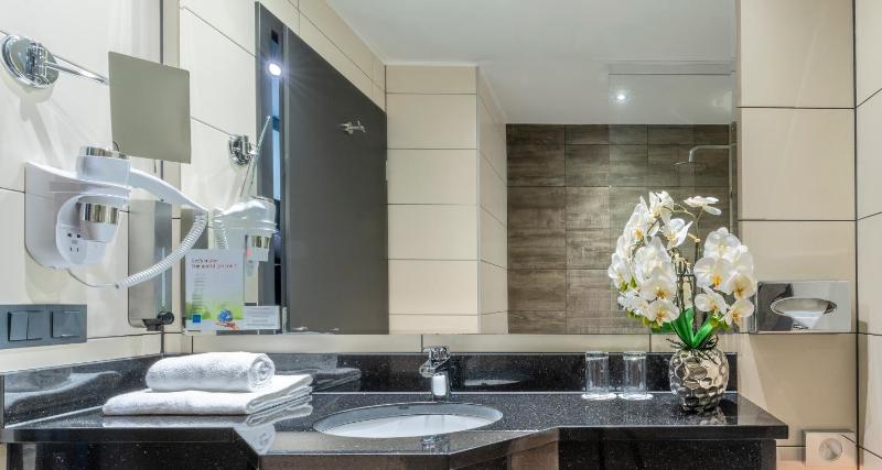 Standard Single Room image 3