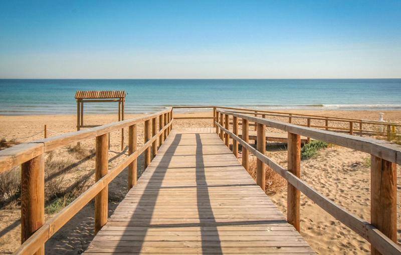 Stunning Apartment In Santa Pola With Wifi - image 14