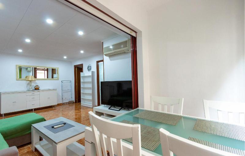 Stunning Apartment In Santa Pola With Wifi - image 9