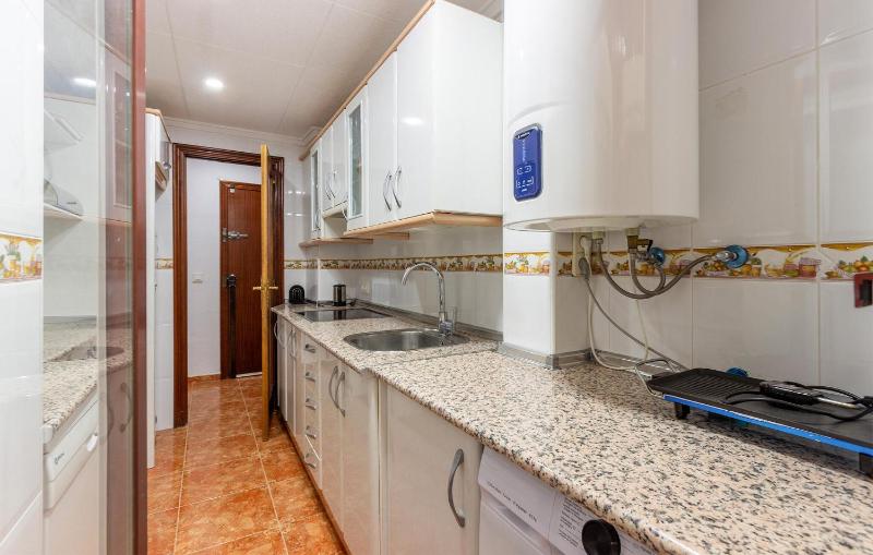 Stunning Apartment In Santa Pola With Wifi - image 11