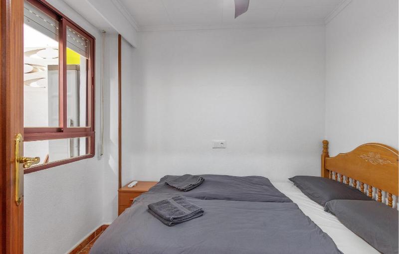 Stunning Apartment In Santa Pola With Wifi - image 13