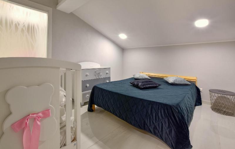 Megghy Maison - image 39