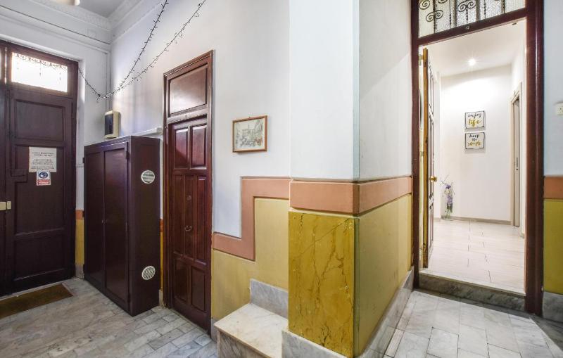 4 Bedroom Cozy Apartment In Palermo - image 7