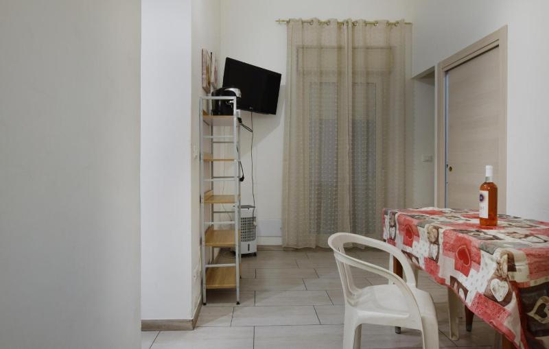 4 Bedroom Cozy Apartment In Palermo - image 13