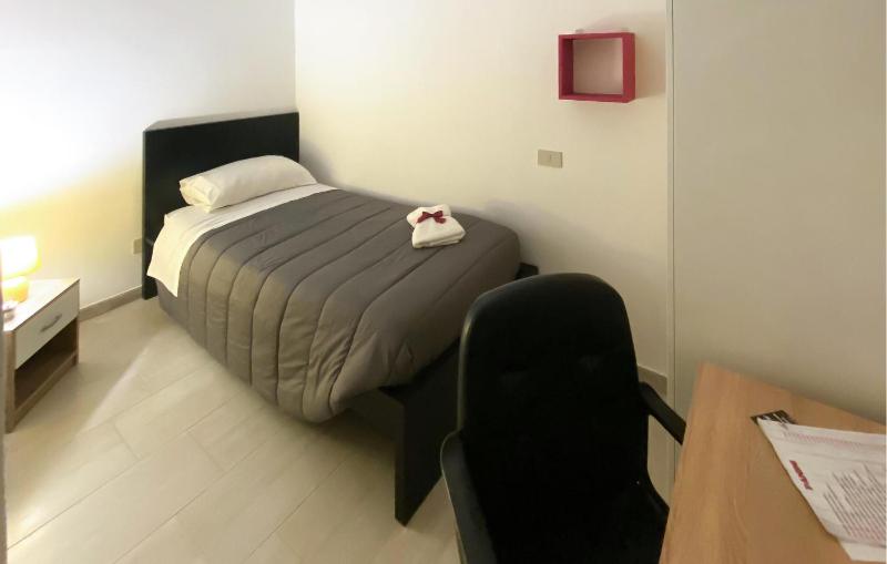 4 Bedroom Cozy Apartment In Palermo - image 9
