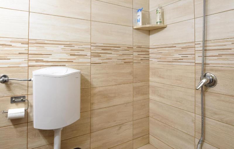 4 Bedroom Cozy Apartment In Palermo - image 15