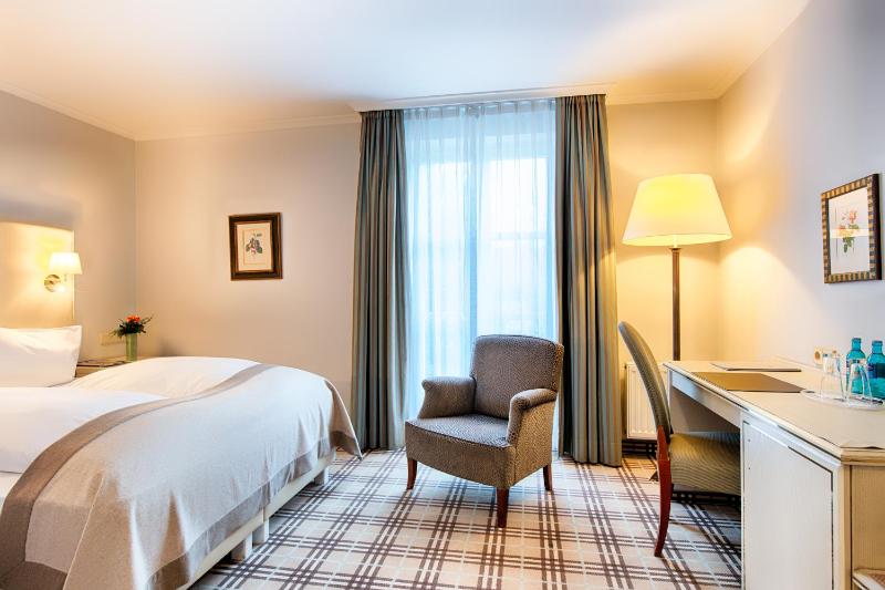 Business Double Room image 3