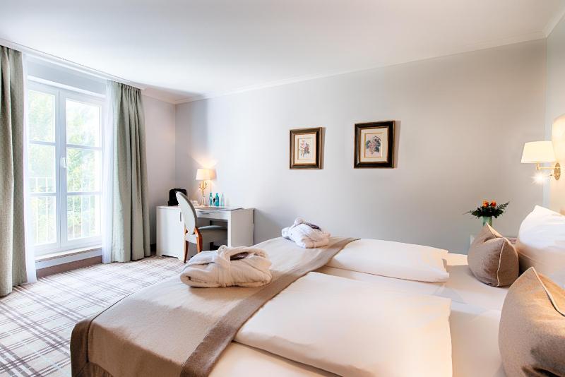 Deluxe Double Room image 4