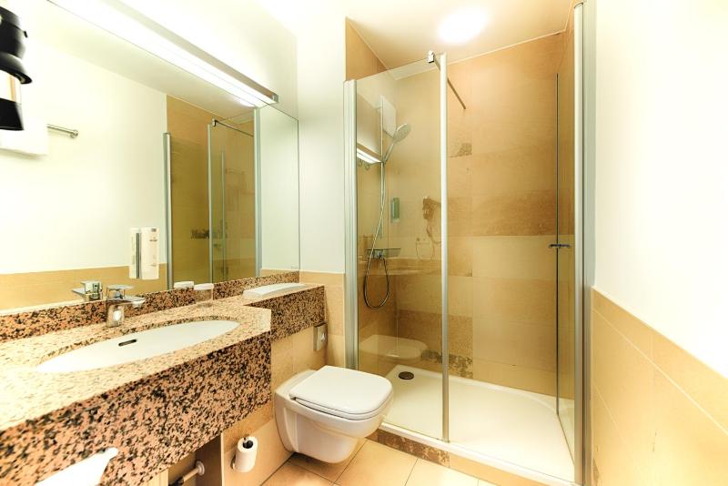 Single Room image 3