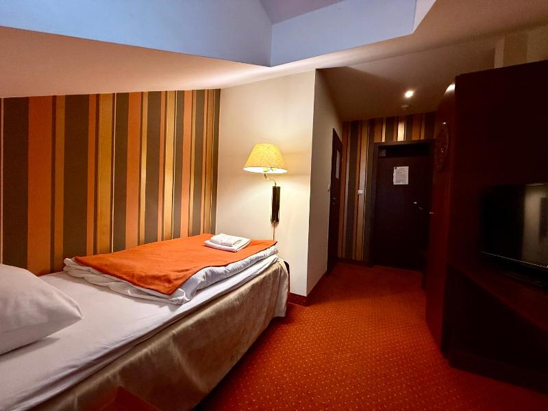 Standard Single Room image 4