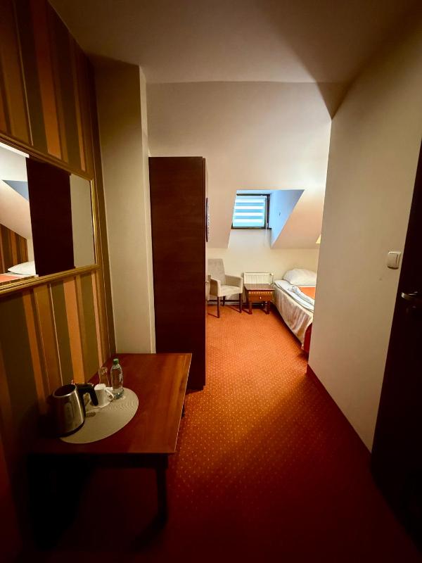 Standard Single Room image 3