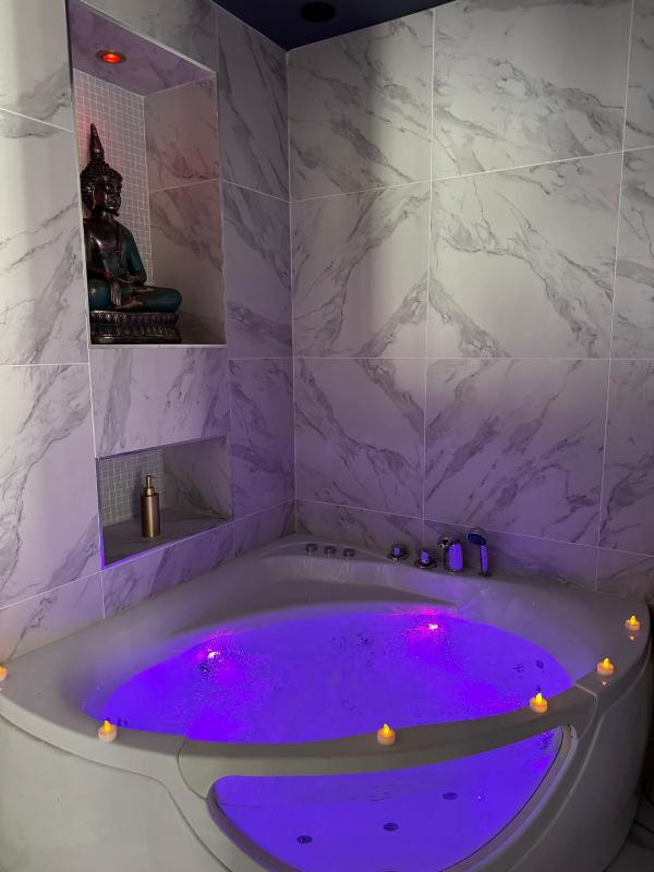 Love Room Balneo Menton - image 8