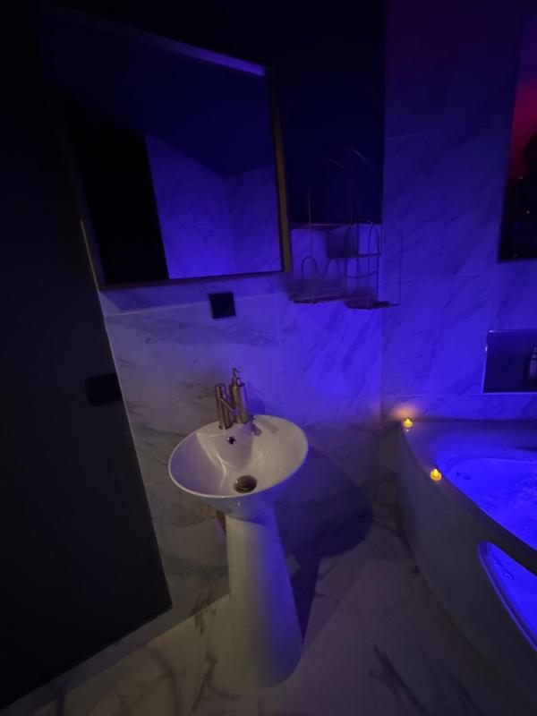 Love Room Balneo Menton - image 3