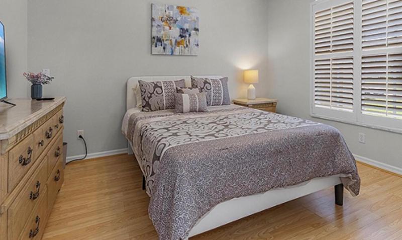Family Friendly - Private Pool - Sleeps 10 - image 29