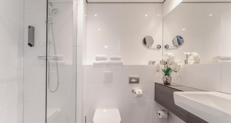 Superior Twin Room with Kitchenette image 4