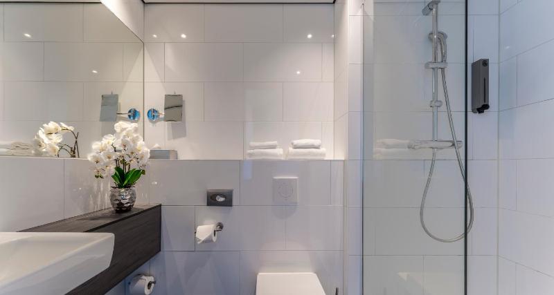 Comfort Twin Room with Kitchenette image 4