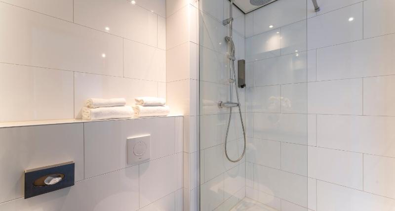 Comfort Twin Room with Kitchenette image 3