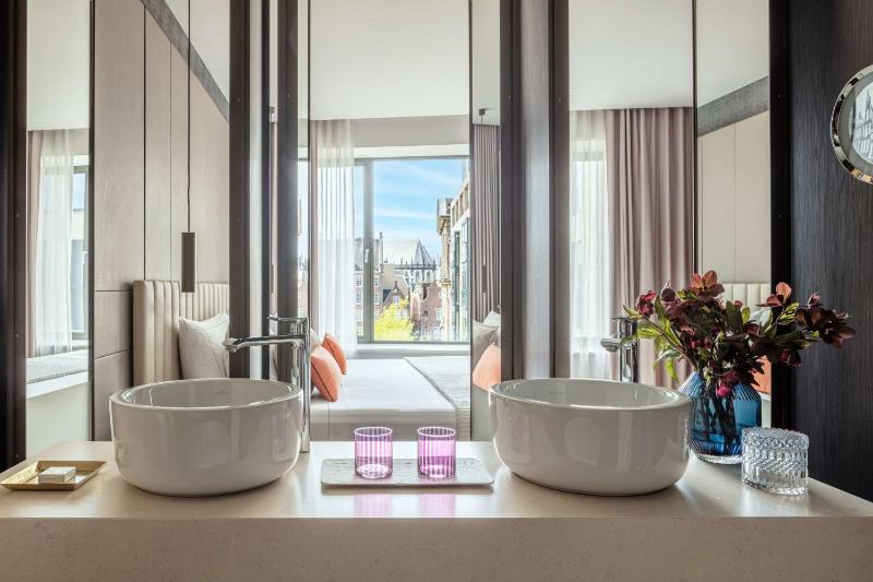 Premium Room with Dam View image 4