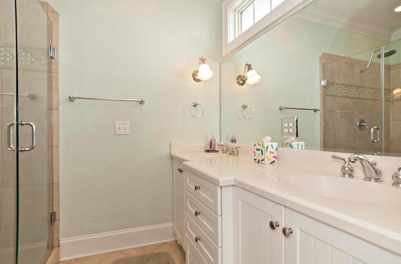 CB Sea #1 by Bryant Real Estate - image 15