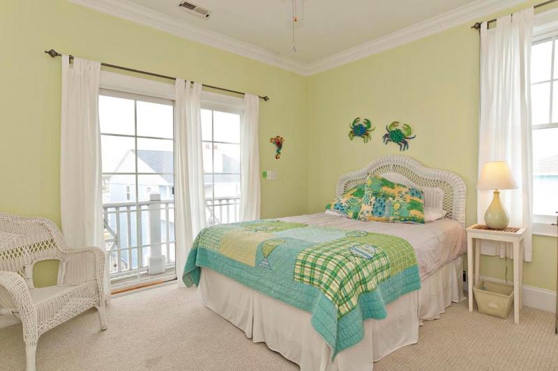 CB Sea #1 by Bryant Real Estate - image 17