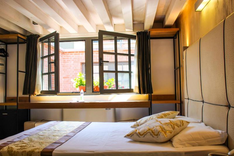 Double or Twin Room with Canal View image 1