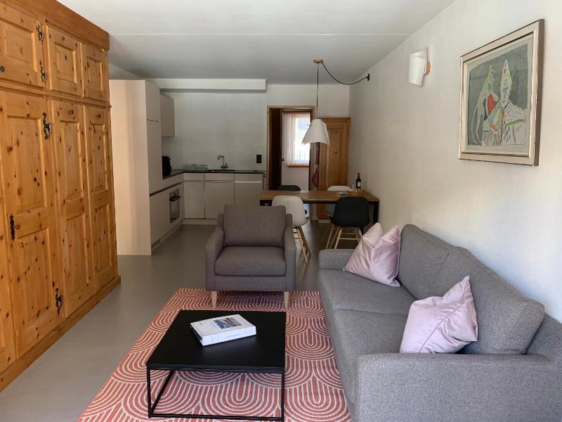 One-Bedroom Apartment with Balcony image 2