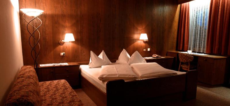Quadruple Room image 2