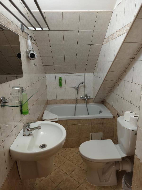 Economy Double or Twin Room image 3