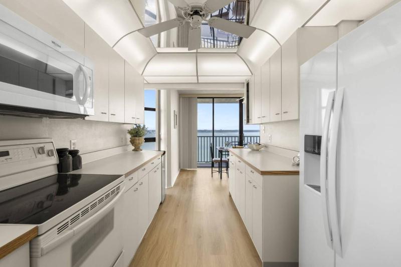 1208 Lighthouse Towers - image 44