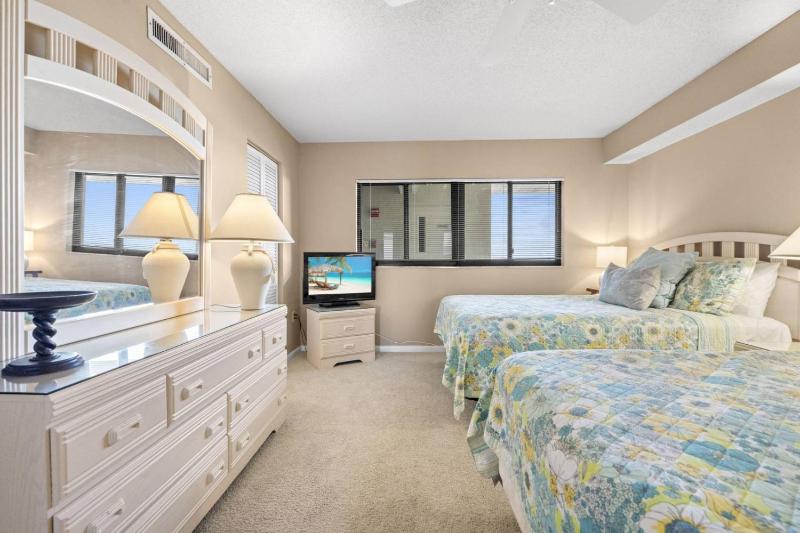 1208 Lighthouse Towers - image 40