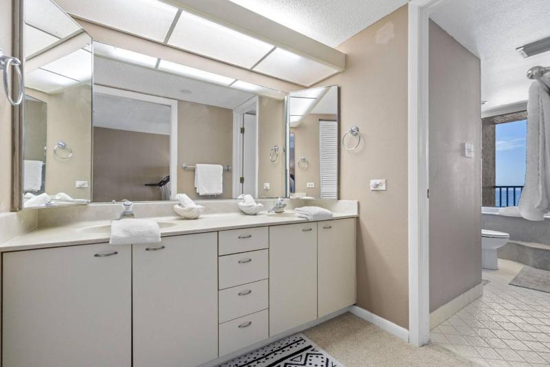 1208 Lighthouse Towers - image 43